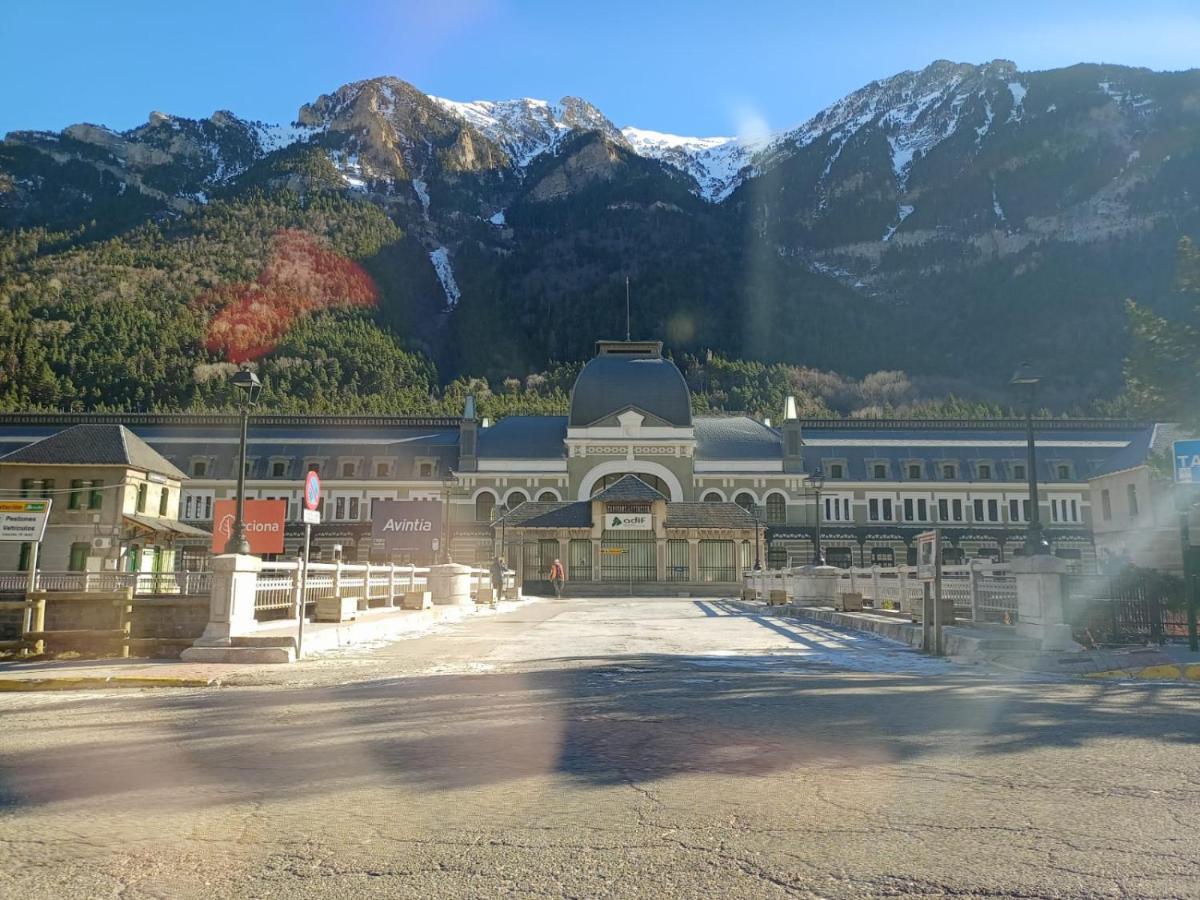El Canfranero Canfranc Exteriér fotografie